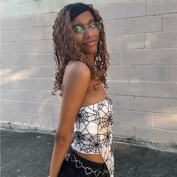 Meet your posher, Val - Picture 1 of 1